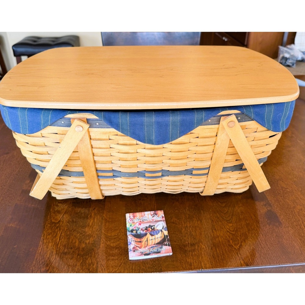 1999 Longaberger Collector's Club Family Picnic Basket w/Liner Wood Lid 2 Insert